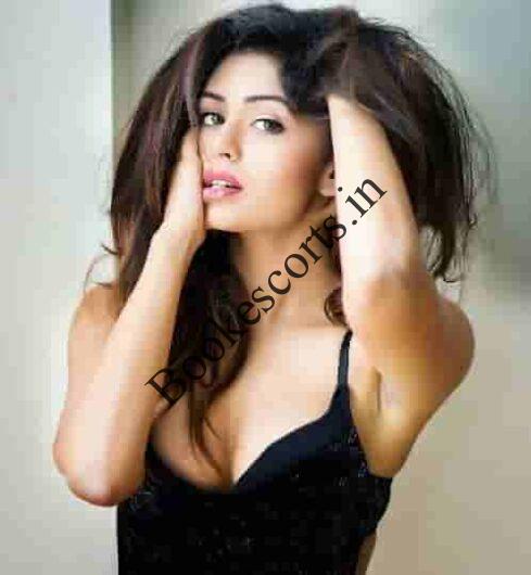 Mehar a very beautiful and high-class girl